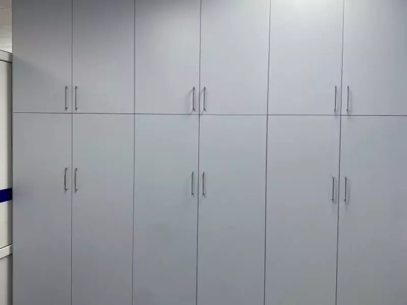 Шкаф с лючком